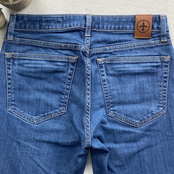 Aviator Best Travel Mid Rise Modern Tailored Fit Jeans (Dark Wash Indigo) - Picture 6 of 16